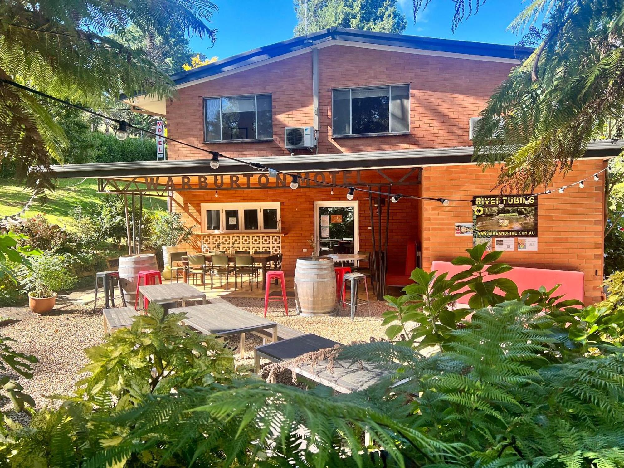 The Warby, Where Mid-Century Style Meets The Mountains Warburton Luaran gambar